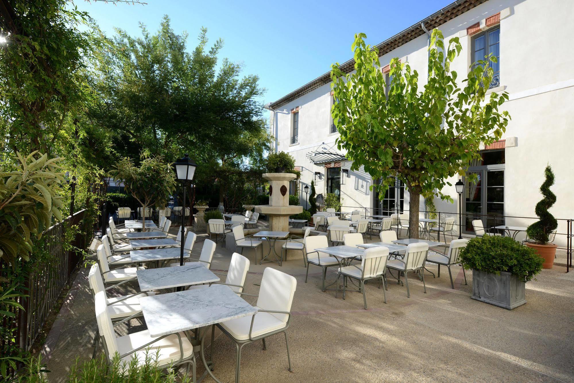 Grand Hotel Henri - Teritoria LʼIsle-sur-la-Sorgue Exterior foto